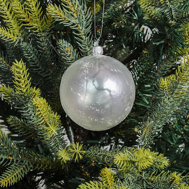 Boule De Noël Ou œuf De Pâques En Verre Soufflé à La Main – Décoré