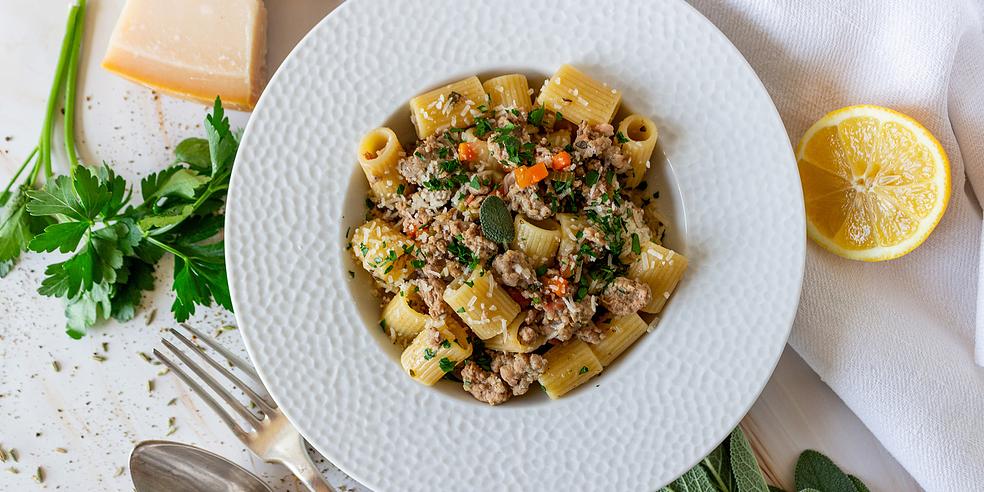 Rigatoni al ragù bianco
